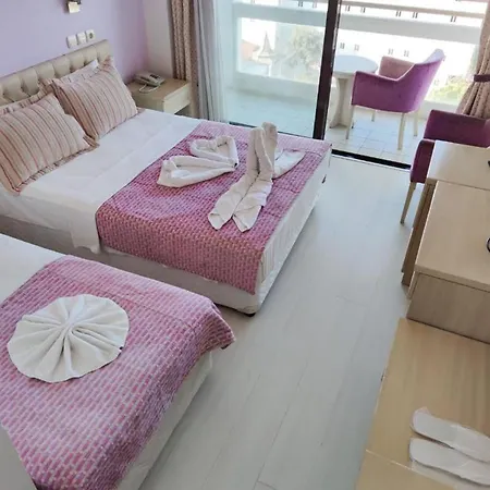 Porteras Otel 酒店 库萨达斯