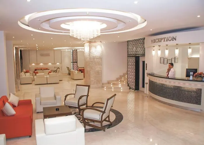 Porteras Otel 3* クシャダス